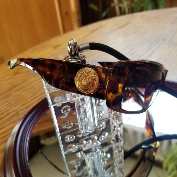 NWOT JENNIFER LOPEZ J LO WOMEN'S SUNGLASSES - Picture 2 of 4